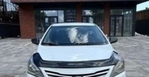 Hyundai Solaris II рестайлинг, 2015 год, 590 000 рублей, 1 фотография