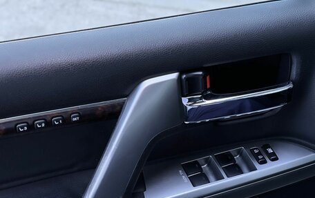 Toyota Land Cruiser 200, 2012 год, 4 090 000 рублей, 29 фотография