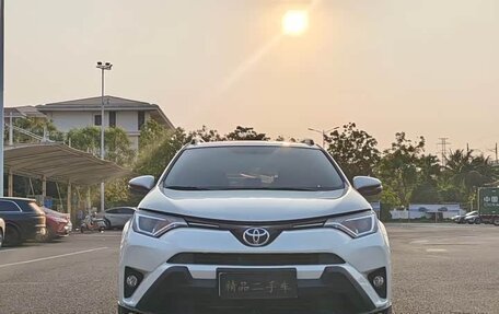 Toyota RAV4, 2018 год, 1 900 000 рублей, 2 фотография