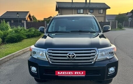 Toyota Land Cruiser 200, 2015 год, 4 990 000 рублей, 3 фотография