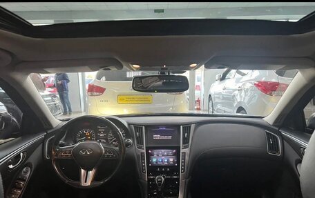 Infiniti Q50 I рестайлинг, 2017 год, 2 200 000 рублей, 14 фотография
