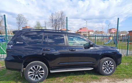 Toyota Land Cruiser Prado 150 рестайлинг 2, 2022 год, 6 200 000 рублей, 2 фотография