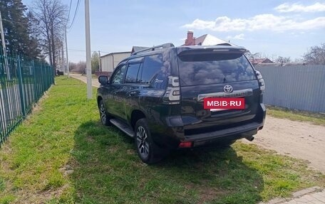 Toyota Land Cruiser Prado 150 рестайлинг 2, 2022 год, 6 200 000 рублей, 4 фотография
