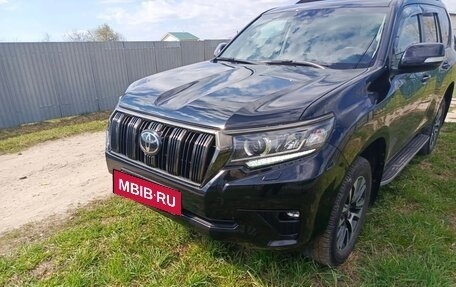 Toyota Land Cruiser Prado 150 рестайлинг 2, 2022 год, 6 200 000 рублей, 3 фотография