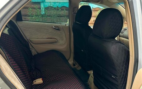 Honda Fit Aria, 2005 год, 360 000 рублей, 4 фотография
