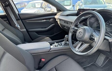 Mazda 3, 2022 год, 1 260 000 рублей, 13 фотография