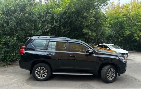 Toyota Land Cruiser Prado 150 рестайлинг 2, 2017 год, 5 250 000 рублей, 3 фотография