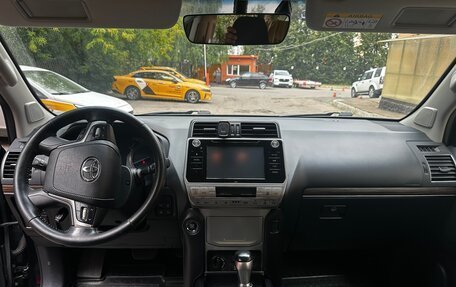 Toyota Land Cruiser Prado 150 рестайлинг 2, 2017 год, 5 250 000 рублей, 11 фотография