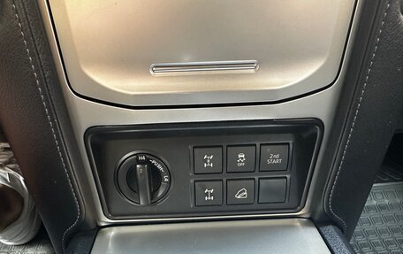 Toyota Land Cruiser Prado 150 рестайлинг 2, 2017 год, 5 250 000 рублей, 13 фотография