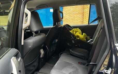 Toyota Land Cruiser Prado 150 рестайлинг 2, 2017 год, 5 250 000 рублей, 10 фотография