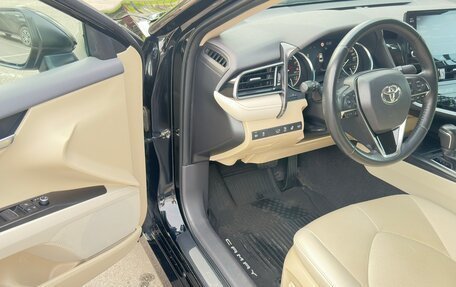 Toyota Camry, 2021 год, 2 950 000 рублей, 10 фотография