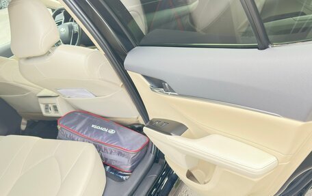 Toyota Camry, 2021 год, 2 950 000 рублей, 9 фотография