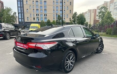 Toyota Camry, 2021 год, 2 950 000 рублей, 3 фотография
