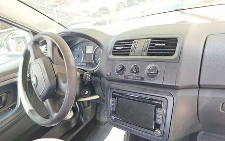 Skoda Fabia II, 2010 год, 410 000 рублей, 11 фотография