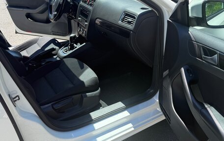 Volkswagen Jetta VI, 2012 год, 850 000 рублей, 10 фотография