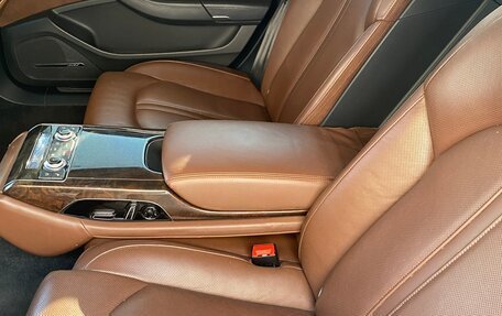 Audi A8, 2013 год, 1 350 000 рублей, 24 фотография