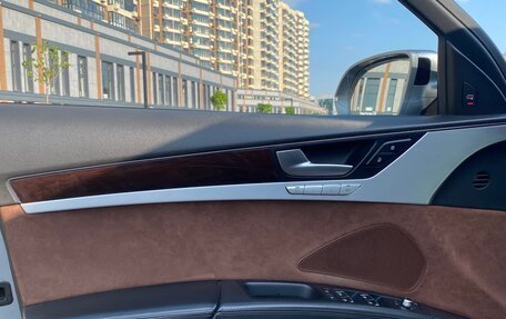 Audi A8, 2013 год, 1 350 000 рублей, 28 фотография