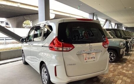 Honda Freed II, 2022 год, 1 370 000 рублей, 6 фотография