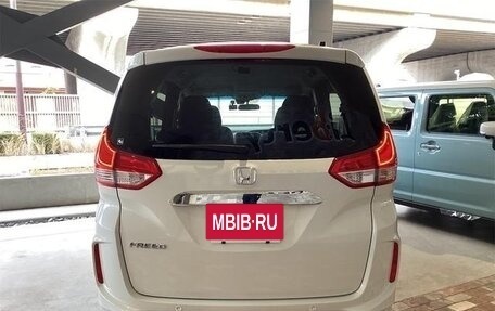 Honda Freed II, 2022 год, 1 370 000 рублей, 5 фотография