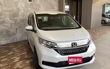 Honda Freed II, 2022 год, 1 370 000 рублей, 2 фотография