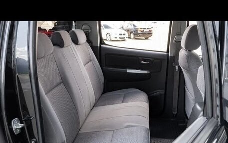 Toyota Hilux VII, 2013 год, 2 000 000 рублей, 6 фотография