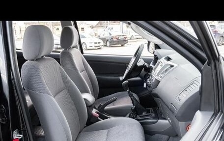 Toyota Hilux VII, 2013 год, 2 000 000 рублей, 22 фотография