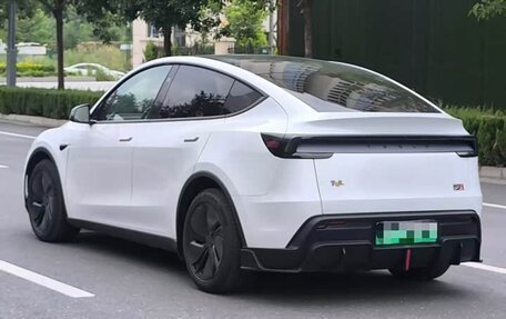 Tesla Model Y I, 2025 год, 6 735 000 рублей, 4 фотография