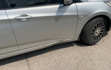 Hyundai Solaris II рестайлинг, 2011 год, 650 000 рублей, 2 фотография