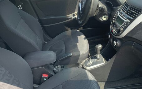 Hyundai Solaris II рестайлинг, 2011 год, 650 000 рублей, 8 фотография