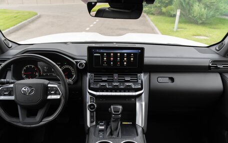 Toyota Land Cruiser, 2023 год, 12 600 000 рублей, 29 фотография