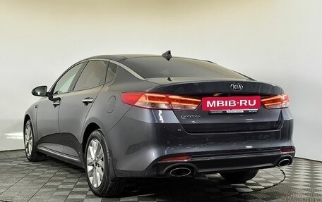 KIA Optima IV, 2017 год, 1 700 000 рублей, 6 фотография