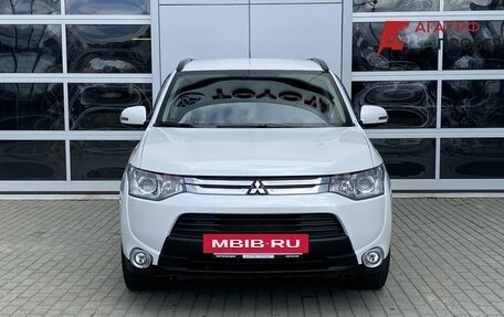 Mitsubishi Outlander III рестайлинг 3, 2014 год, 1 380 000 рублей, 2 фотография