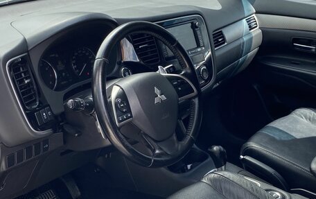 Mitsubishi Outlander III рестайлинг 3, 2014 год, 1 380 000 рублей, 11 фотография