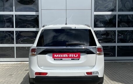 Mitsubishi Outlander III рестайлинг 3, 2014 год, 1 380 000 рублей, 6 фотография