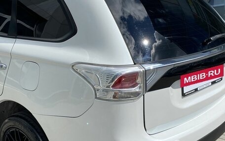 Mitsubishi Outlander III рестайлинг 3, 2014 год, 1 380 000 рублей, 23 фотография
