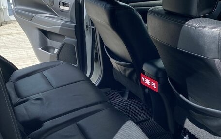 Mitsubishi Outlander III рестайлинг 3, 2014 год, 1 380 000 рублей, 19 фотография