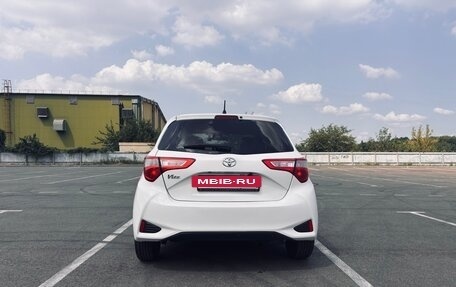 Toyota Vitz, 2019 год, 1 000 000 рублей, 6 фотография