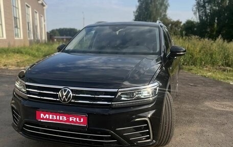 Volkswagen Tiguan II, 2020 год, 2 700 000 рублей, 1 фотография