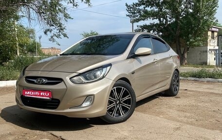 Hyundai Solaris II рестайлинг, 2011 год, 760 000 рублей, 1 фотография