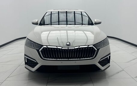 Skoda Octavia IV, 2022 год, 2 250 000 рублей, 1 фотография
