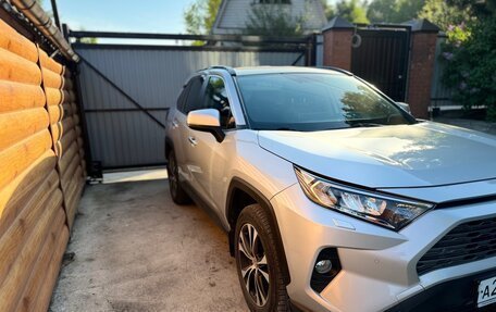 Toyota RAV4, 2020 год, 2 900 000 рублей, 4 фотография