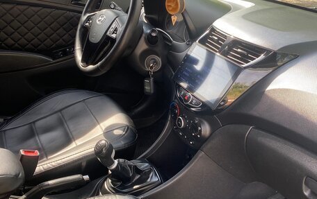 Hyundai Solaris II рестайлинг, 2011 год, 760 000 рублей, 8 фотография