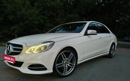Mercedes-Benz E-Класс, 2013 год, 2 600 000 рублей, 3 фотография