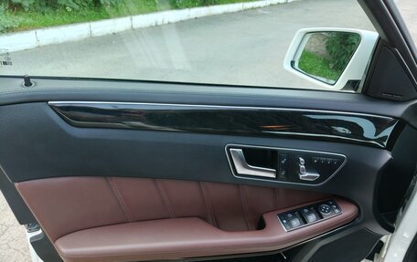 Mercedes-Benz E-Класс, 2013 год, 2 600 000 рублей, 40 фотография