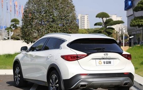 Infiniti QX30, 2018 год, 1 565 000 рублей, 5 фотография