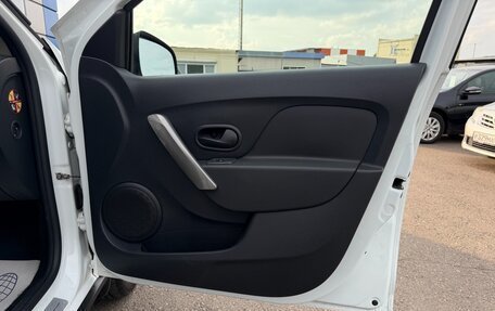 Renault Logan II, 2020 год, 947 000 рублей, 17 фотография