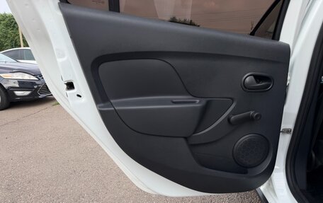 Renault Logan II, 2020 год, 947 000 рублей, 18 фотография