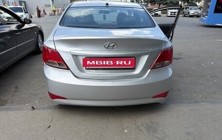 Hyundai Solaris II рестайлинг, 2015 год, 585 000 рублей, 2 фотография