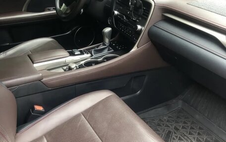 Lexus RX IV рестайлинг, 2019 год, 4 700 000 рублей, 4 фотография