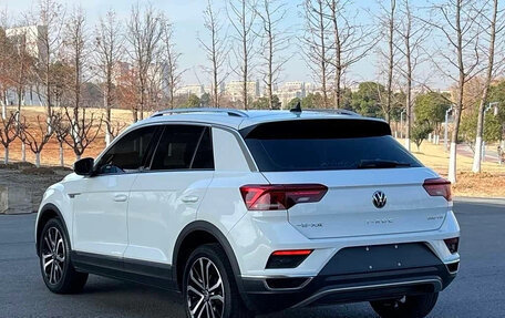Volkswagen T-Roc I, 2022 год, 1 815 000 рублей, 7 фотография